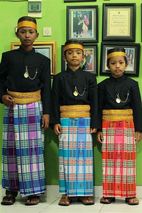 ciri khas baju adat makassar  melegenda budayanesia