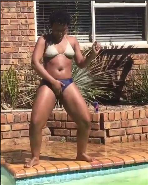 Pics And Video Zodwa Wabantu Dancing By The Poolside