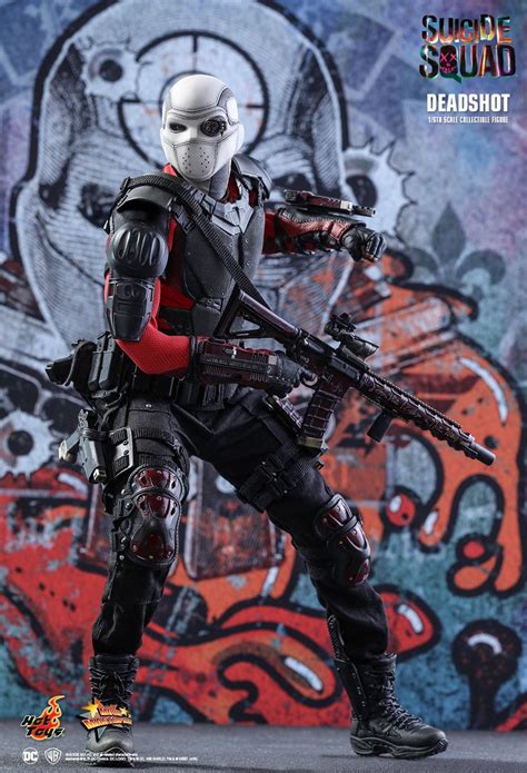 preview hot toys suicide squad  scale deadshot