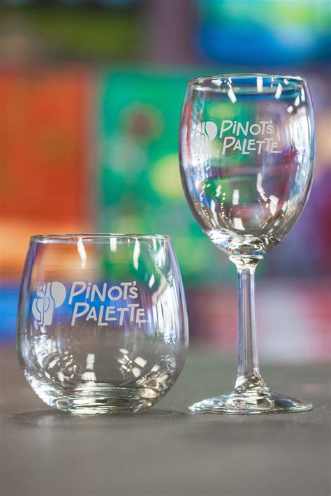 Why You Should Drink Wine Out Of A Real Wine Glass Pinot S Palette