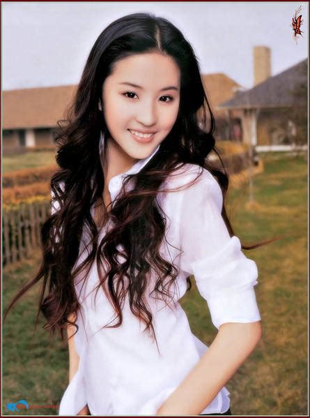 pretty girls liu yi fei