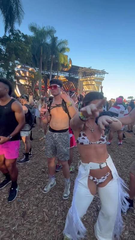 Rave Girls Shuffle Dancing At Ultra Music Festival