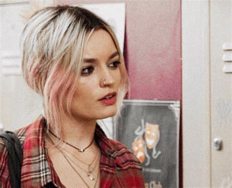 Emma Mackey 14 Facts About The Sex Education Star You Probably Didn T
