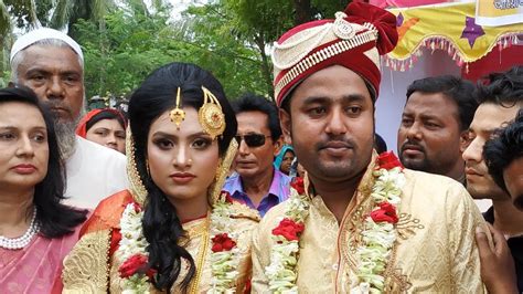 bangladesh bride walks to groom s home in stand for women s rights