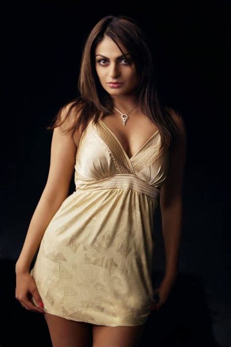 neeru bajwa fashion desi models beautiful indian actress