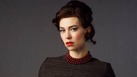 The Crown Vanessa Kirby S Princess Margaret Steps Out Of