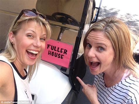 jodie sweetin and andrea barber share snap from full house reboot set