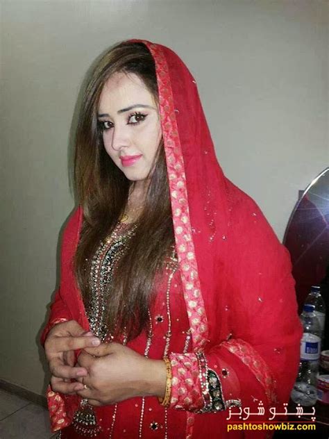 nadia gul pakistani pashto drama danceractress  model  hot