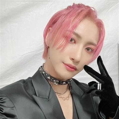 Seonghwa In 2023 Pink Hair Pink Human Poses Reference