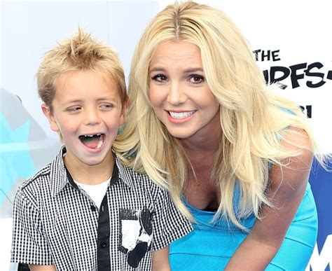 Herve Leger Smurfette Britney Spears At “the Smurfs 2