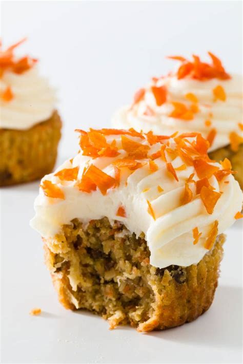 carrot cake cupcakes  cream cheese frosting cupcake project