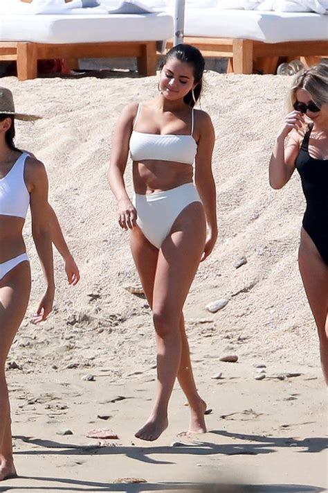 selena gomez sexy bikini pictures scandal planet