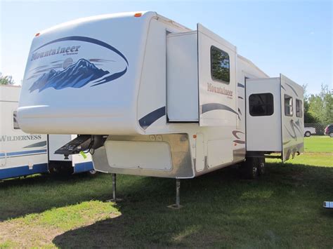 mountaineer  montana  wheel holiday trailer