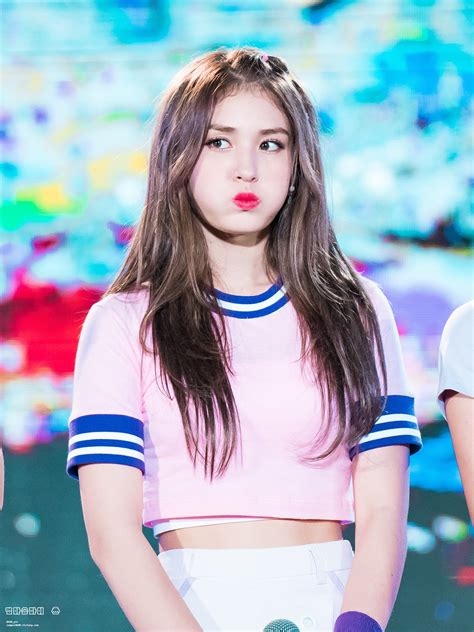 jeon somi just cut off most of her hair