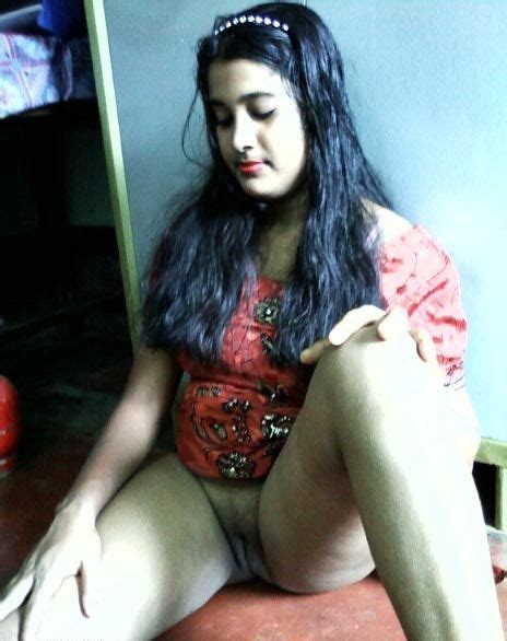 horny indian girl exposing fat pussy indian nude girls