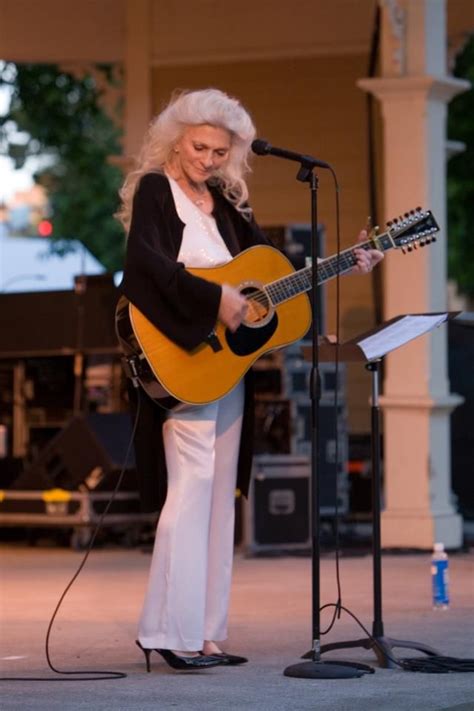 it s unbelievable to me that judy collin s voice at 74 can sound so amazing in the cold ravinia