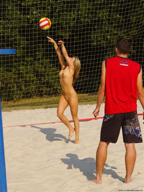 She S Playing Volleyball In The Nude Nudeshots