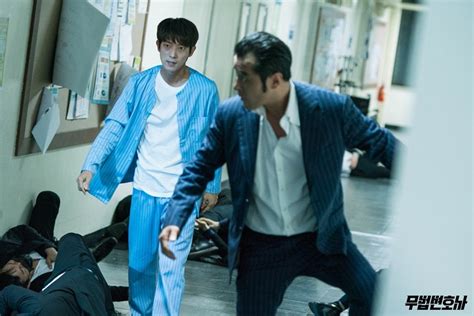 Lee Joon Gi And Choi Min Soo Fight Their Way Through A Hospital In