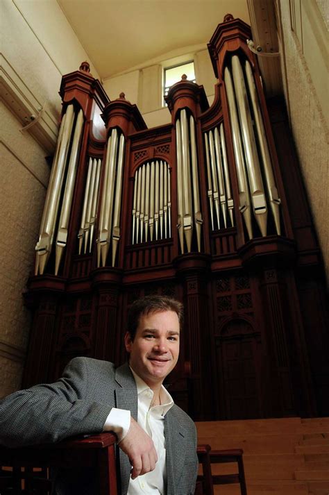 organist steps  forefront  varied repertoire