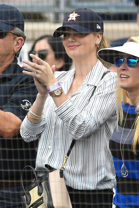 Celebrity Sports Kate Upton At Yankees Vs Astros Game In