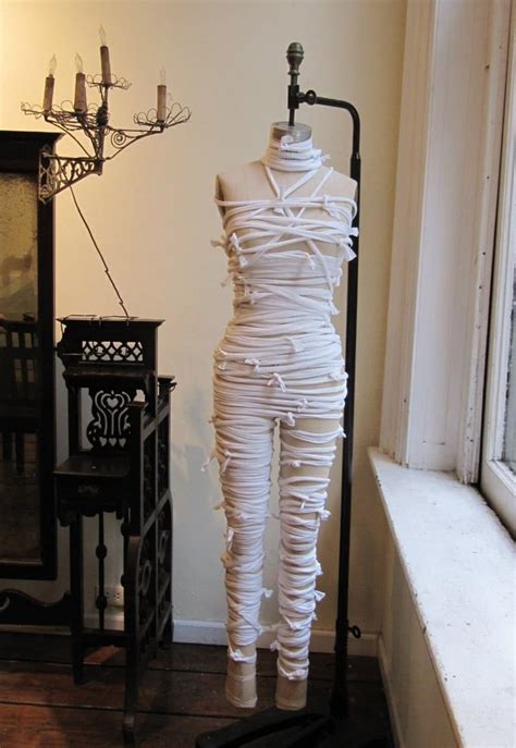 This Mummy Diy Is The Cool Last Minute Costume You Ve Been Waiting For
