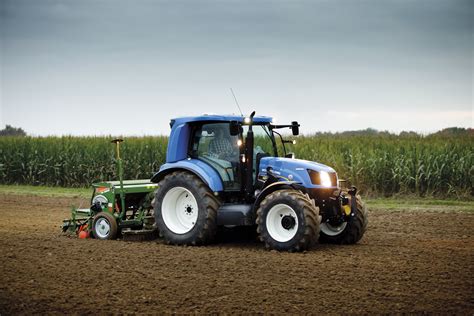 video   hollands methane powered tractor agrilandie