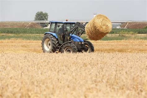 slobodna dalmacija  hrvatskoj  dalje najveci business prodaja rabljenih traktora  novih