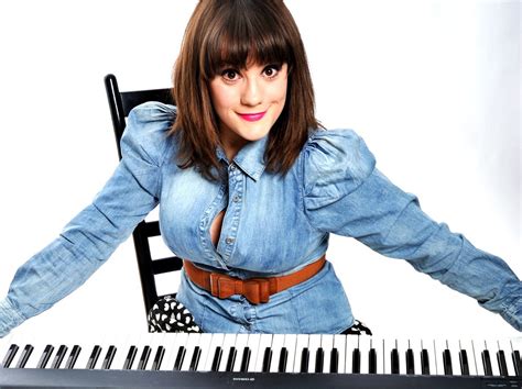 vikki stone the comedy cow live stand up comedy events in milton keynes