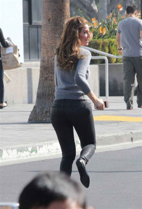 maria menounos hot in leather pants on the extra set universal city