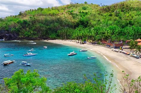 crystal bay nusa penida swimming snorkeling  diving sunset