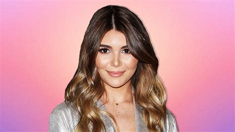 lori loughlin s daughter olivia jade returns to youtube after college