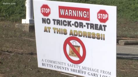 wife of registered sex offender says no trick or treating sign in