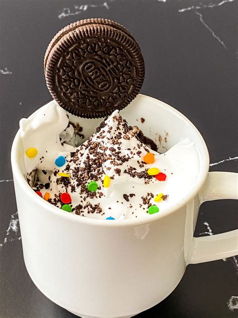 easy  ingredient oreo mug cake ready   seconds