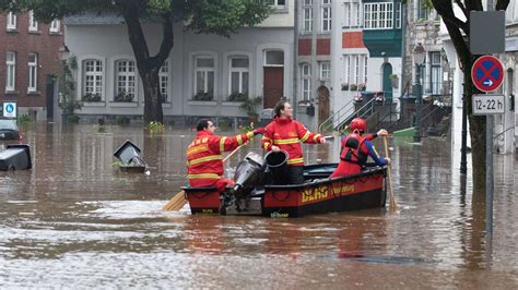 hochwasser in nrw städte wegen akuter lebensgefahr evakuiert
