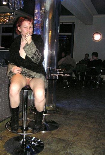 pantyless girl in public march 2004 voyeur web hall of fame