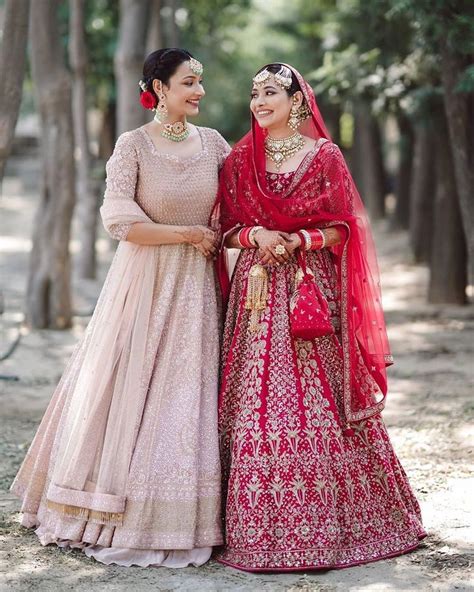 Chic To Classic Exquisite Outfit Ideas For Sister Of The Bride In 2020