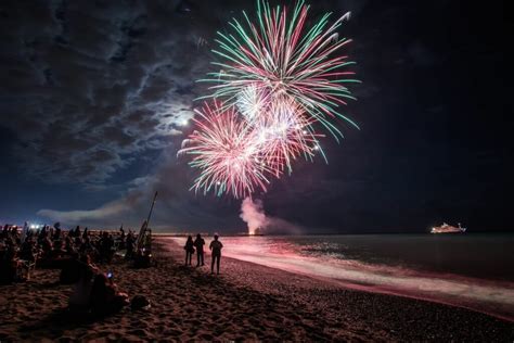 margate beaches closed  set     july fireworks downbeach