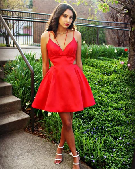 Hot Red Short Prom Dress 2018 Sexy V Neck Spaghetti Straps