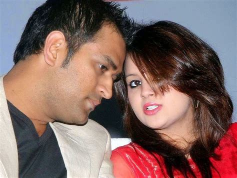 Actress Celebrities Photos Indian Cricketer Ms Dhoni Wife Sakshi Dhoni