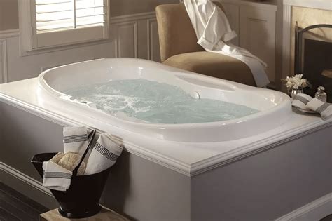 clean pearl whirlpool tub universal tubs pearl  ft acrylic