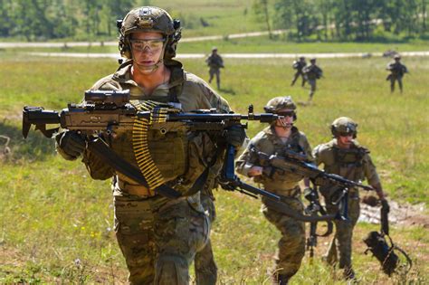 soldiers    ranger regiment conduct  training raid