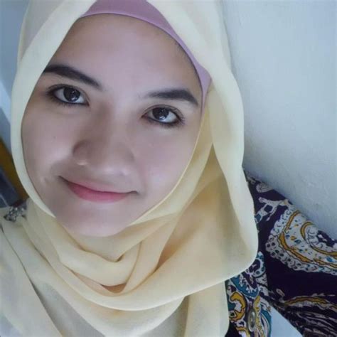 Poto Ibu Rumah Tangga Berjilbab