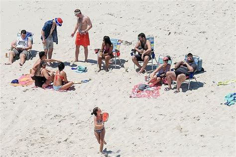 with beaches empty christie wages one more fight the new york times