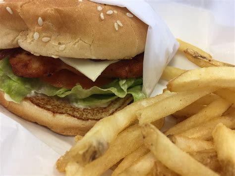 hardees  reviews burgers  roswell  ne atlanta ga restaurant reviews phone