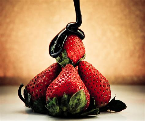 strawberry chocolate fruit hd wallpaper peakpx