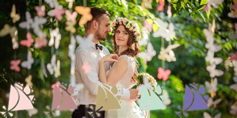 Spring 2019 Wedding Color Trends Rio Roses