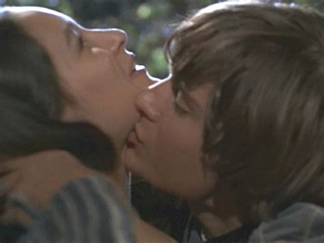 Romeo And Juliet Kissing On Balcony 1968 Romeo And Juliet