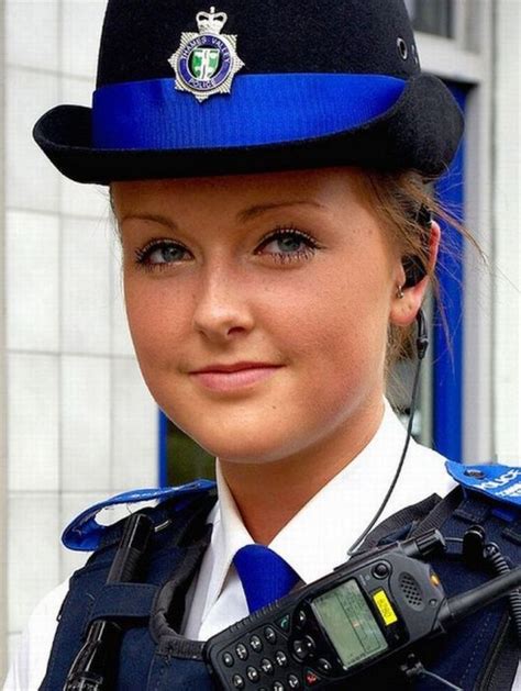 Female Police Officers From Different Countries 21 Pics