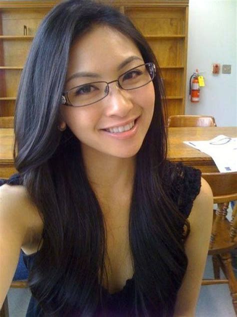 Amateur Naked Asian With Glasses Xxx Porn