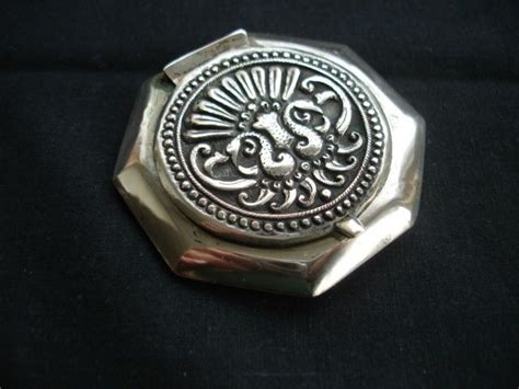 pin op antiek zilvergoud koper